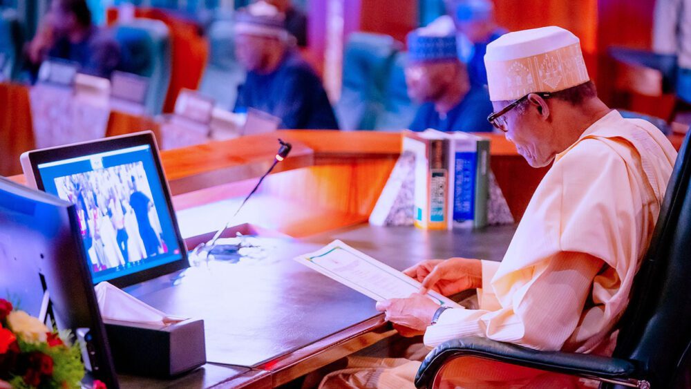 Buhari hosts meeting with progressive governors, claims that overconfidence “killed” opposition parties in most recent election