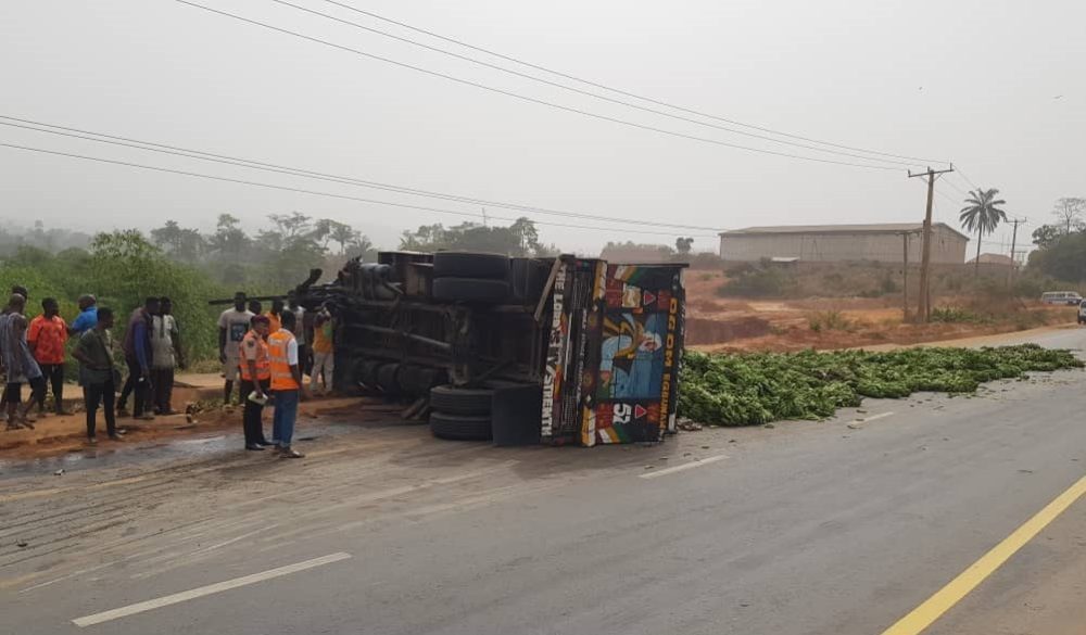 Truck driver dies, 4 people injured in Anambra auto crash