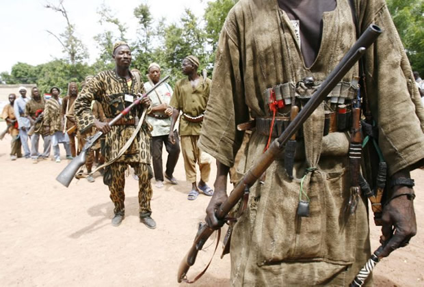 1,200 Osun hunters receive intelligence gathering training from police, NSCDC