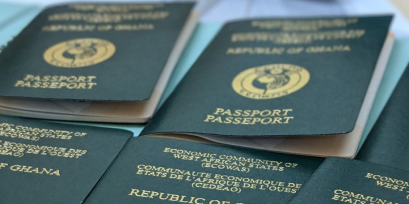 FG gives NIS two weeks to clear 200,000 passport backlogs